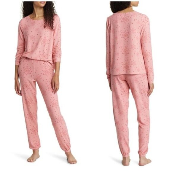 New BP Comfy Print Brushed Knit Pajamas Long Sleeve Top and Pants Pink Snowflake - Picture 1 of 10